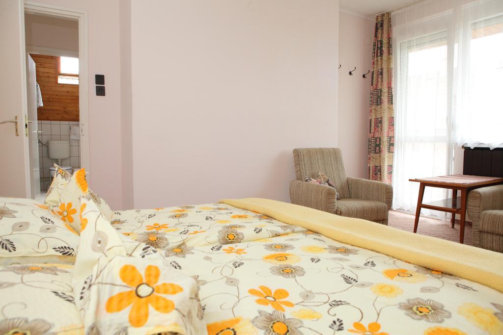 Viola House Hotell Hévíz Rom bilde