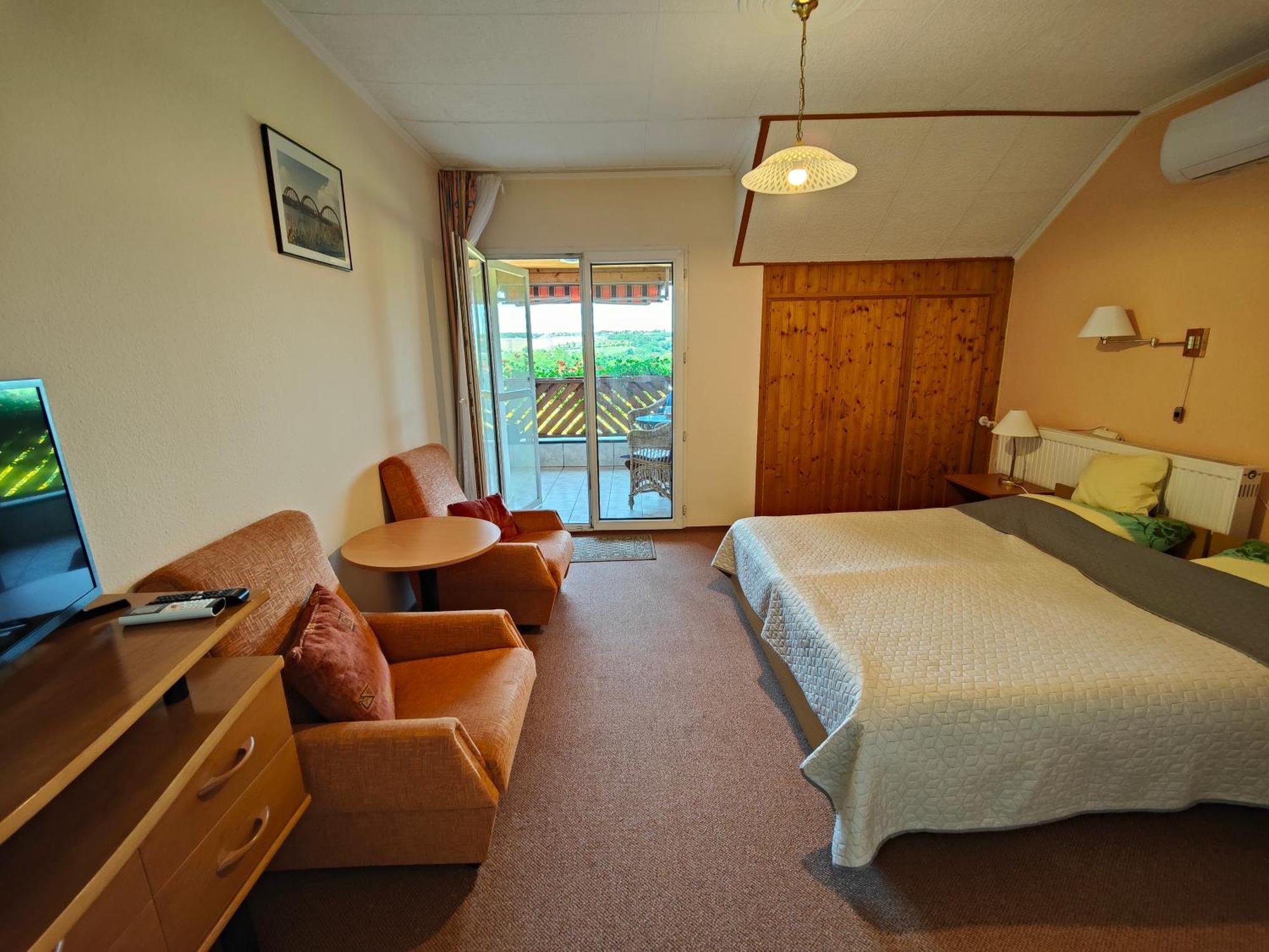 Viola House Hotell Hévíz Eksteriør bilde